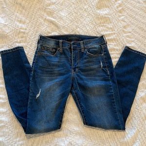 Distressed High Waisted Jeggings